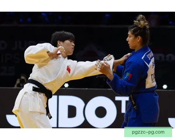柔道比赛精彩对决，谁能称霸擂台？
