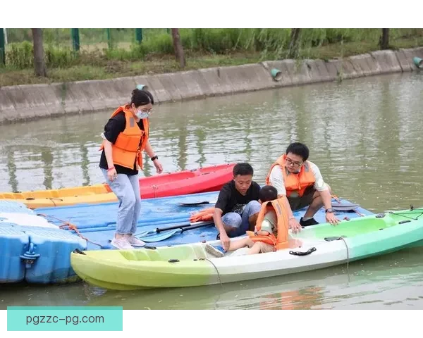 皮划艇联赛：挑战自我，征服波涛