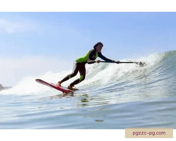 皮划艇杯赛：挑战极限，征服浪潮