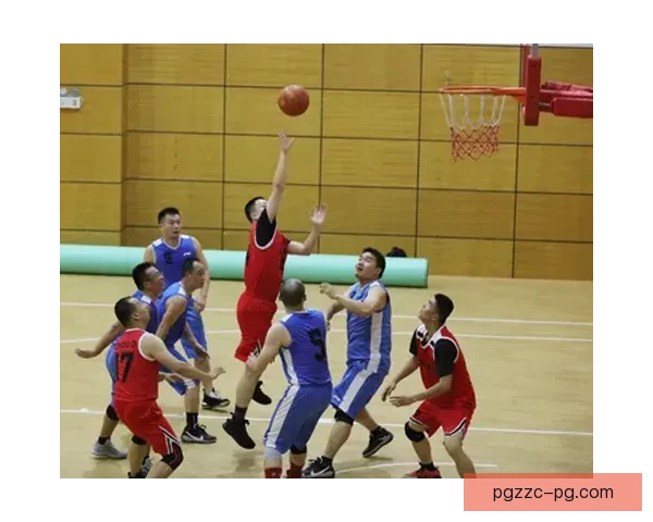 篮球技巧大全：精通进攻、防守、传球，提升篮球水平